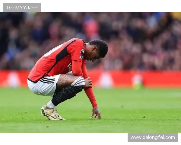 鲁尼直言曼联氛围欠佳但批评拉什福德低迷表现应由自己负责